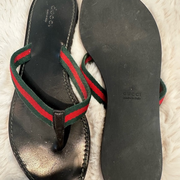 Gucci Black Flip Flops with Red and Green Straps - Picture 4 of 4